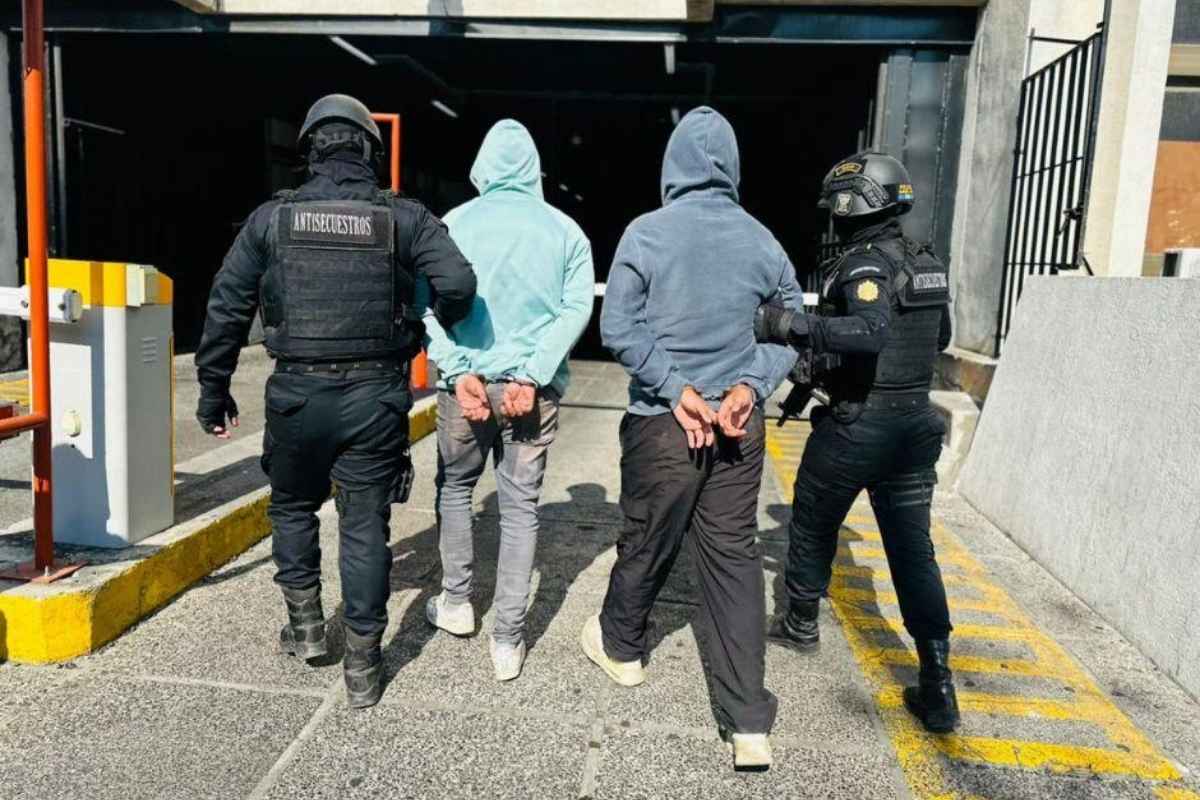 Red que simulaba al CJNG tres procesados por secuestro