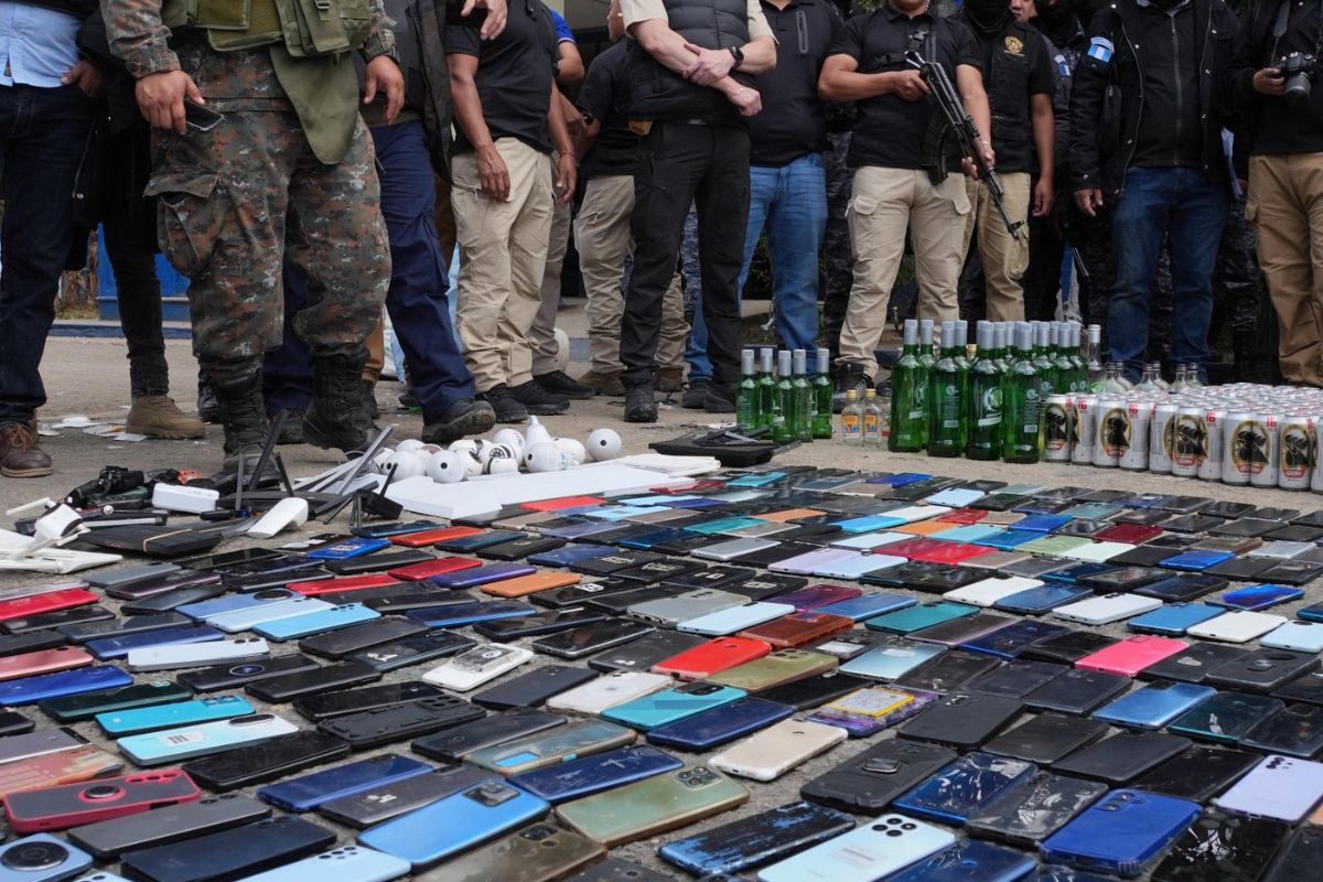 Requisa en Pavón deja armas, droga y más de 400 celulares decomisados