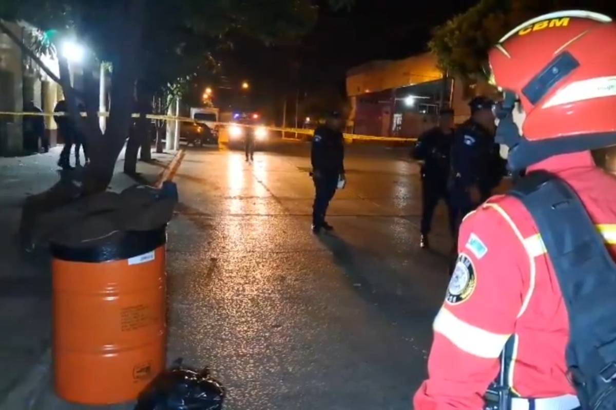 Hallan tonel con posibles restos humanos en zona 3 capitalina