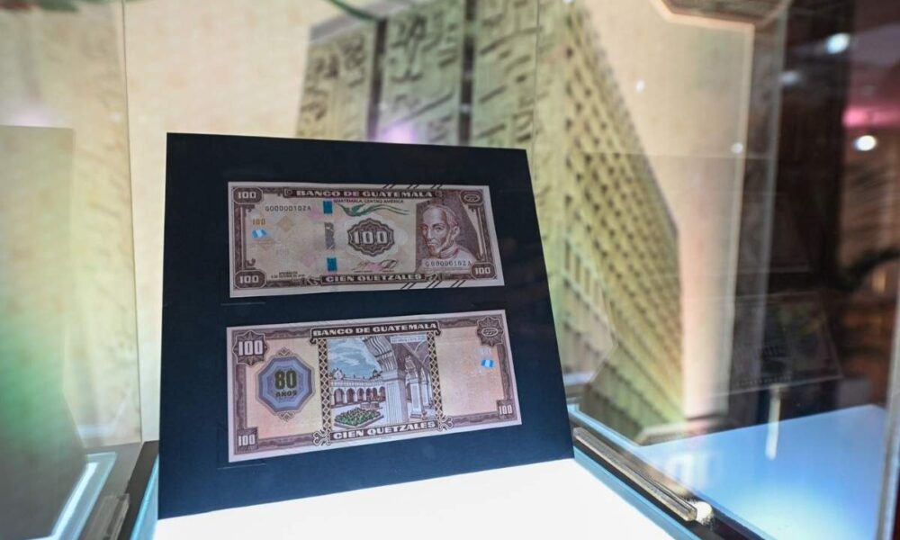 Billete de Q100 tendrá edición especial por aniversario del Banguat