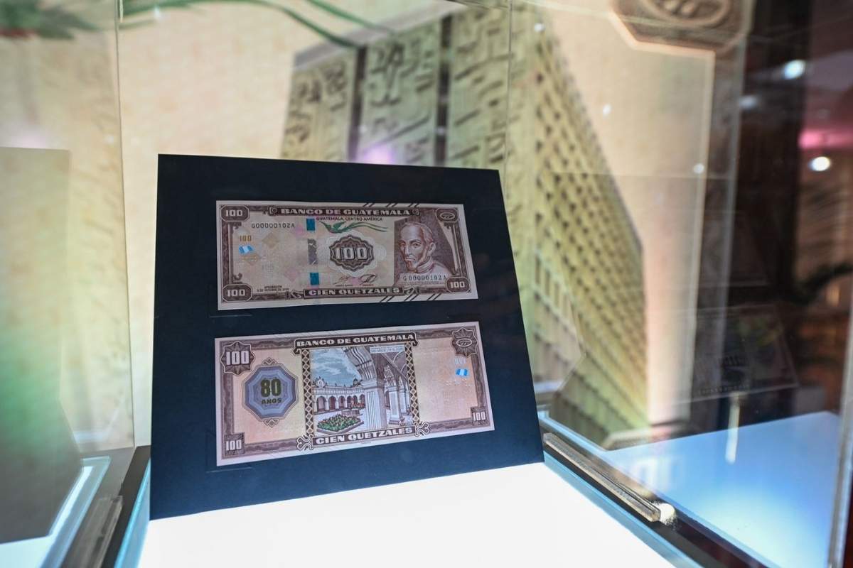 Billete de Q100 tendrá edición especial por aniversario del Banguat