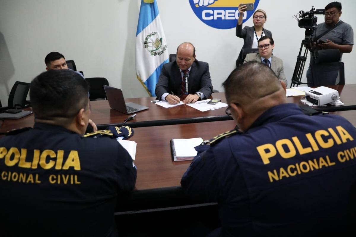 Diputado y autoridades de Tránsito analizan cambios a sanciones por conducir motocicleta sin protección