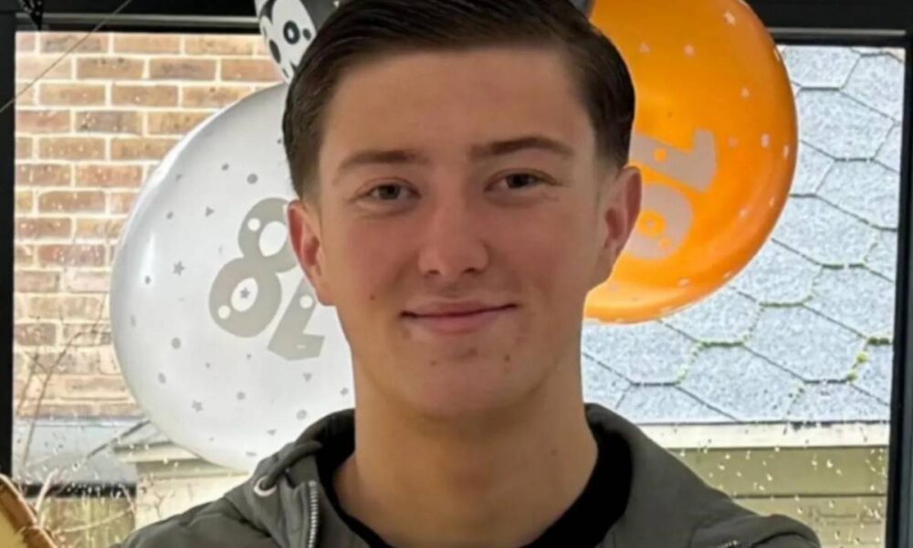 Escándalo en Inglaterra joven apuñalado muere tras ser arrestado y acusan a la policía de negligencia