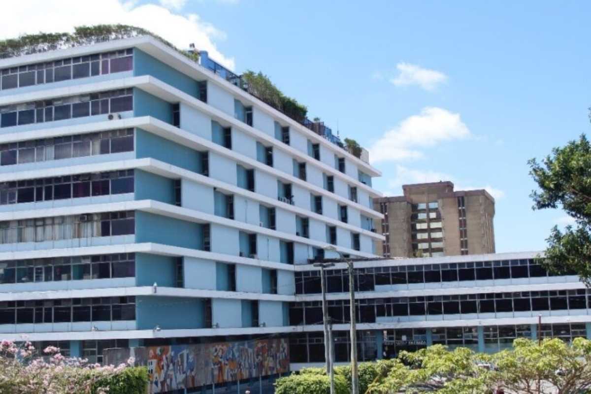 IGSS denuncia anomalías en control de medicamentos en hospital de zona 6