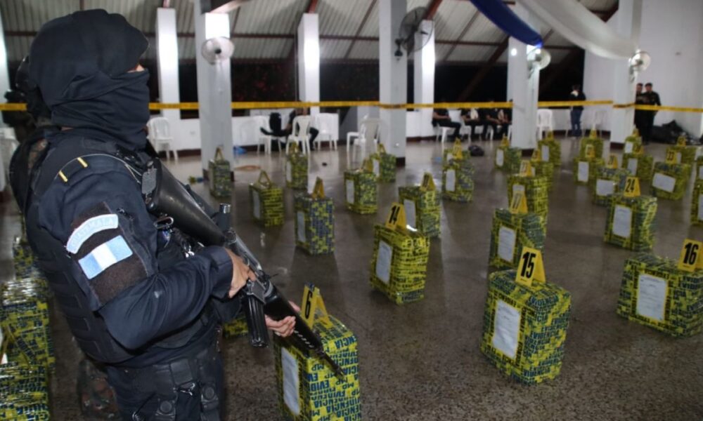 Marina de Guatemala decomisa 1,500 kilos de cocaína valorados en más de Q150 millones en el Pacífico