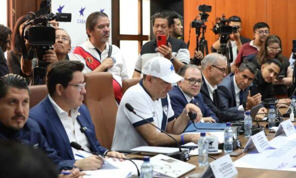 Bancada Cabal solicita anular adjudicación de frecuencias 5G y anuncia denuncia por presuntas irregularidades en subasta de 2023