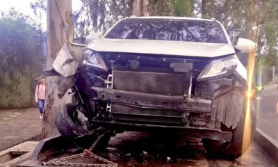Choque derriba poste y complica la movilidad en zona 16