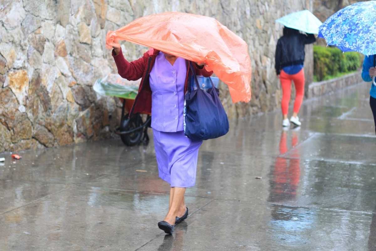 IGSS alerta sobre riesgos para adultos mayores durante la temporada de lluvias