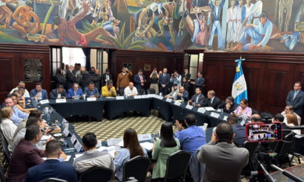 Jefes de bloque acuerdan enmiendas a ley antilavado y avanzan hacia aprobación final