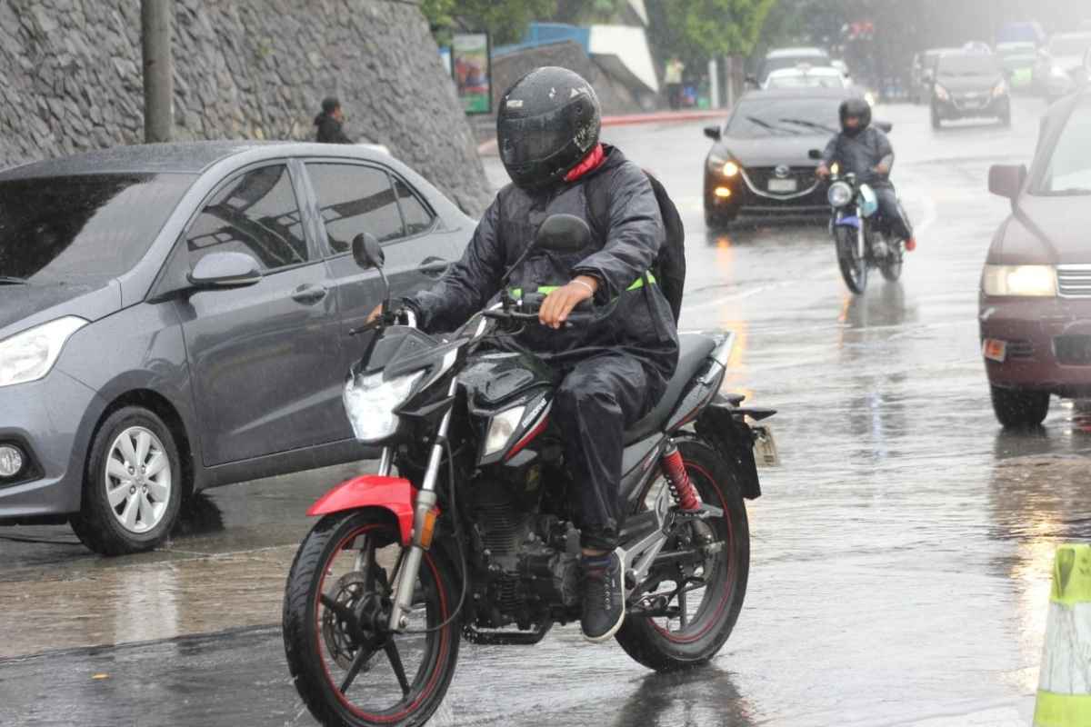 Lluvias elevan el riesgo de accidentes en motocicleta, advierte el IGSS