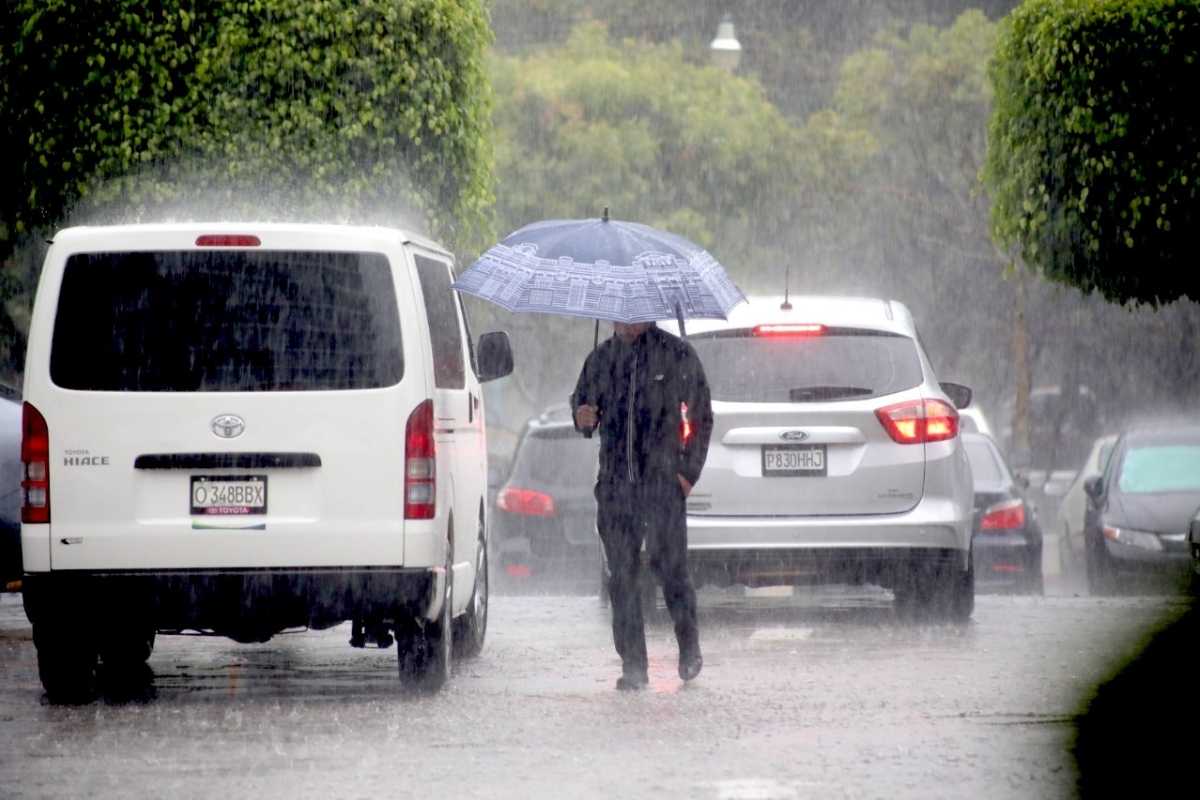 Lluvias en Guatemala El IGSS emite alerta y guías de prevención para proteger a su familia