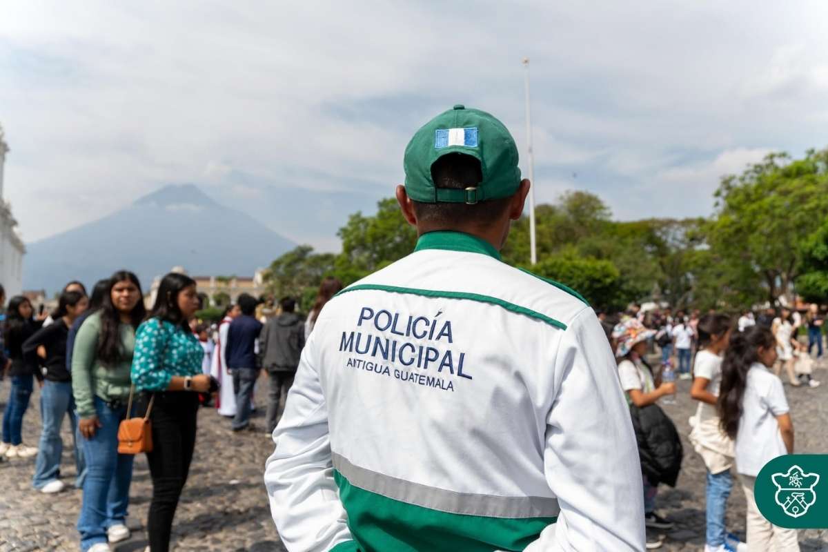 Nuevo sistema de parqueo en Antigua Guatemala entra en vigencia estas son las tarifas y los servicios incluidos