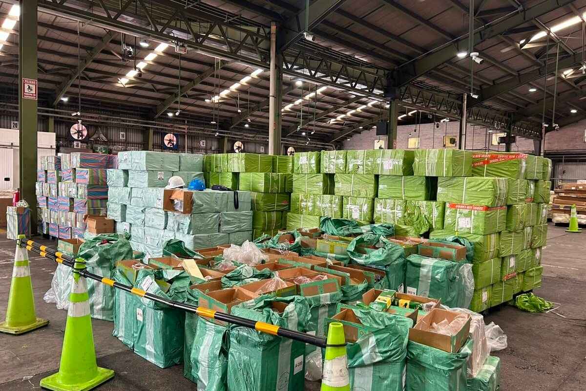SAT frena ingreso irregular de más de 30 millones de cigarrillos en Puerto Quetzal y detecta evasión fiscal millonaria