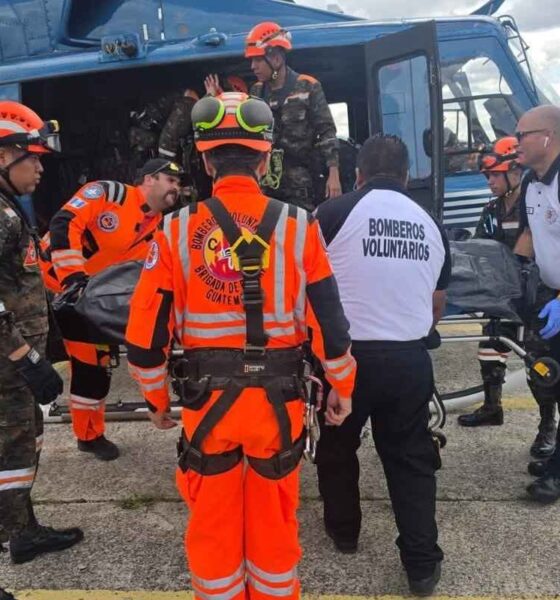 Accidente aéreo en Chimaltenango reanudan búsqueda de rescatista y extracción de la tercera víctima