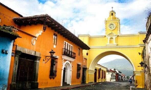 CC frena sanciones por parqueo en Antigua Guatemala y abre revisión del reglamento municipal
