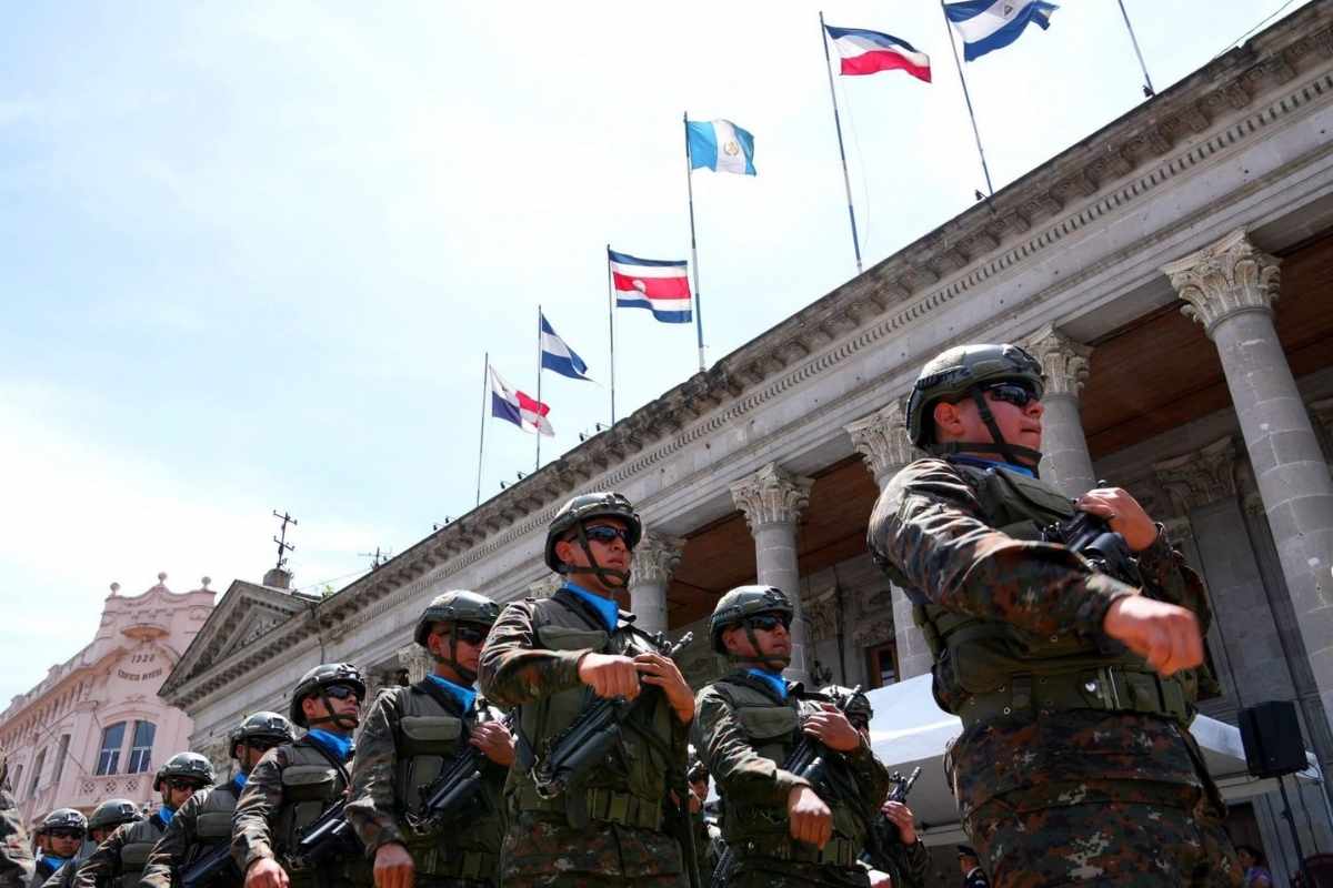 Gobierno autoriza Q22.5 millones adicionales al Ministerio de la Defensa para personal, equipo y misión en Haití