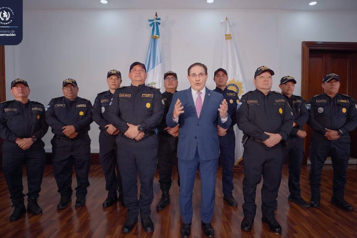 Gobierno oficializa nuevo reglamento salarial para la PNC e incorpora bono mensual para todo el personal policial