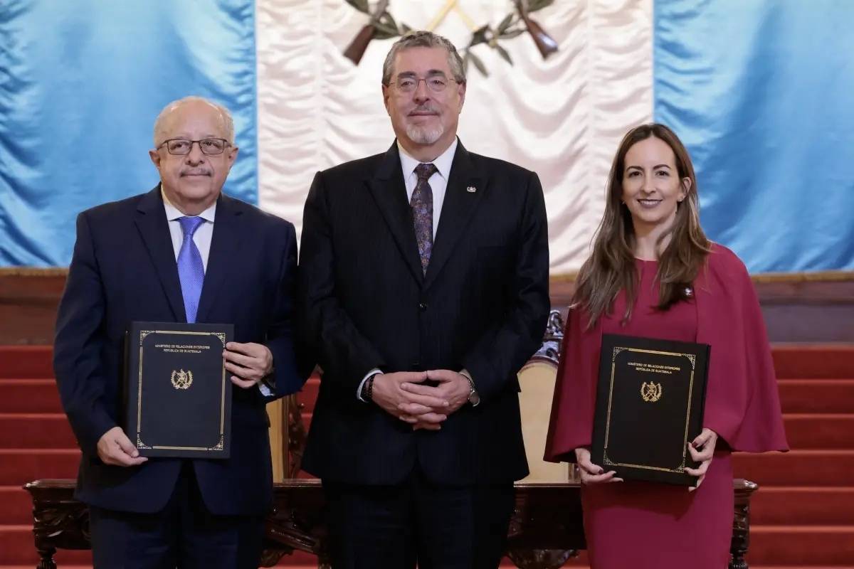 Guatemala y Reino Unido formalizan cooperación técnica para impulsar el MetroRiel Metropolitano