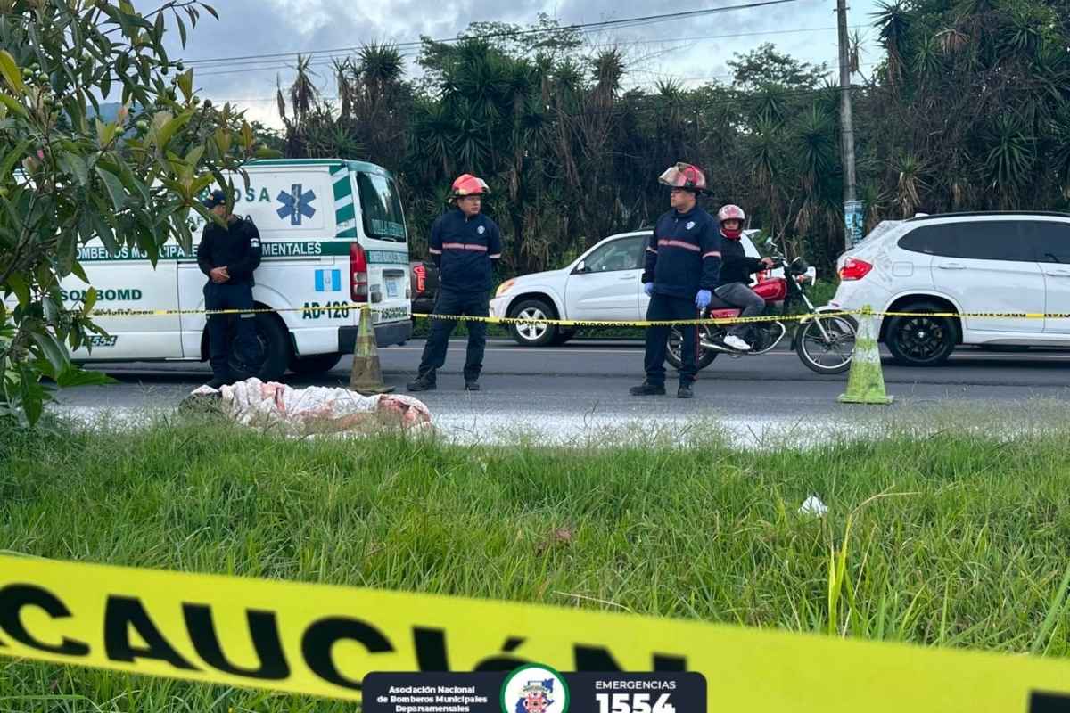 Hallan cuerpo envuelto en sábanas a un costado de carretera en San Miguel Petapa