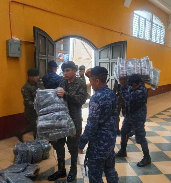 Helicópteros del Ejército aceleran entrega de ayuda a comunidades aisladas por inundaciones