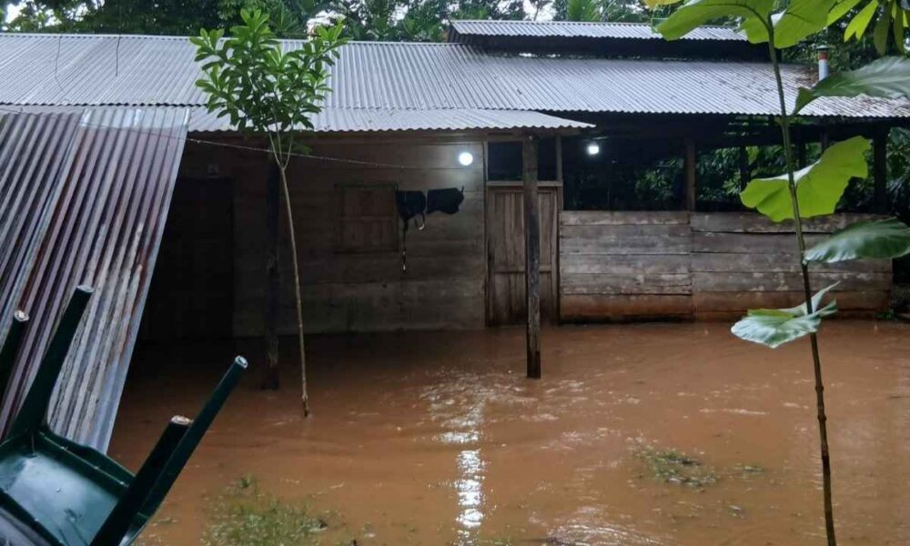 Inundaciones obligan a suspender clases por dos días en Fray Bartolomé de las Casas