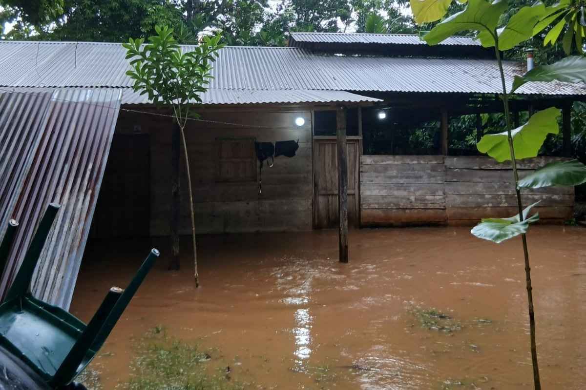 Inundaciones obligan a suspender clases por dos días en Fray Bartolomé de las Casas