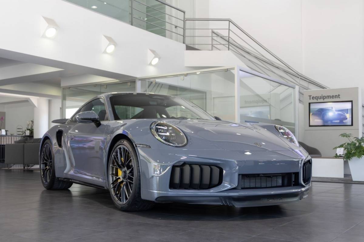 Porsche 911 Turbo S llega a Guatemala con tecnología de asistencia eléctrica