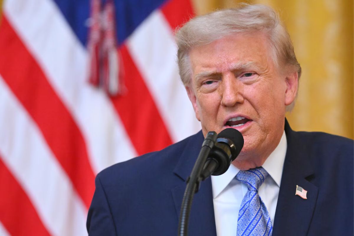 Trump acusa a China de comprometer datos electorales de EE. UU. y anuncia desclasificación de información
