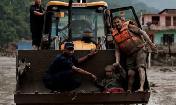 55 muertos y 384 turistas desaparecidos la devastadora inundación que sacude a Nepal