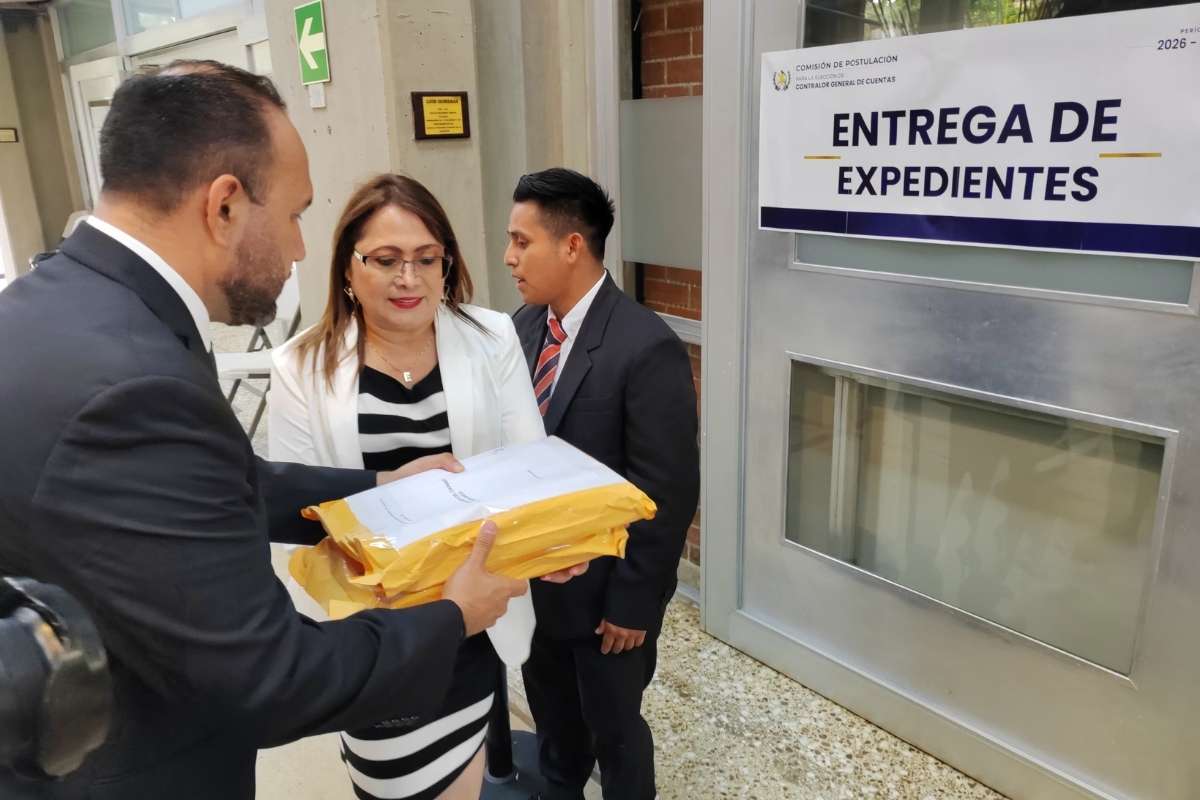 58 profesionales buscan llegar a la Contraloría General de Cuentas para el período 2026-2030