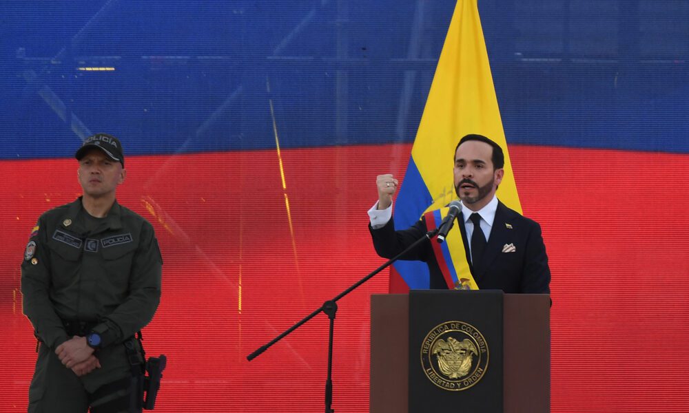 De la Espriella llega al poder de Colombia con la promesa de enfrentar "sin tregua al narcoterrorismo"