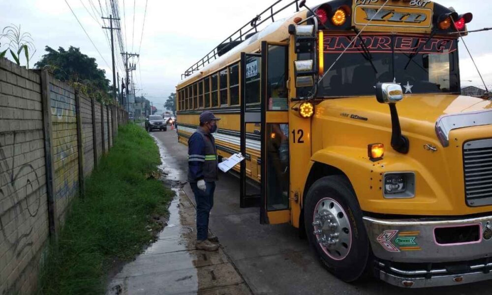 Alza del diésel pone en alerta al transporte extraurbano