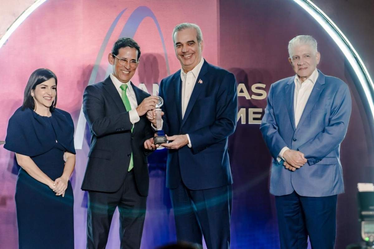 Cementos Progreso Dominicana recibe reconocimiento en foro de inversión
