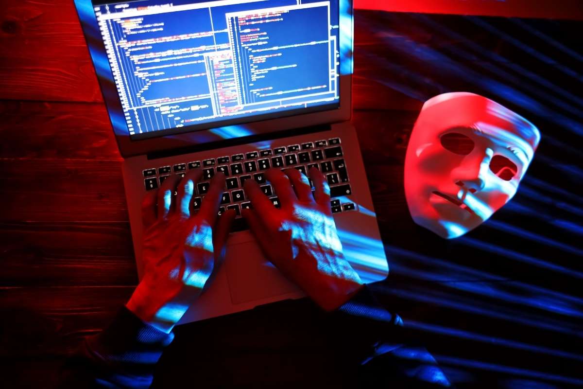 FBI cierra Operación Riptide con más de 200 arrestos y millones incautados al cibercrimen
