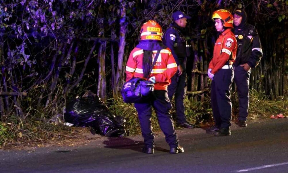 Hallan cadáver dentro de una bolsa en el bulevar El Naranjo, Mixco
