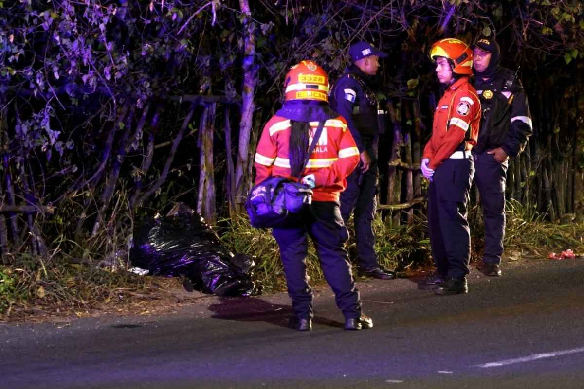 Hallan cadáver dentro de una bolsa en el bulevar El Naranjo, Mixco