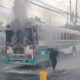 Incendio de bus y choque complican la movilidad en Carretera a El Salvador