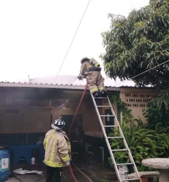 Incendio destruye bodega de una escuela en el Barrio Gerona