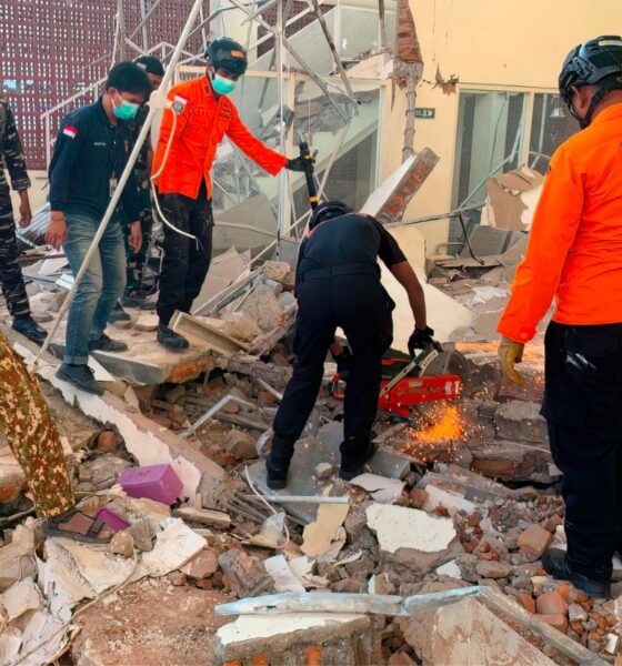 Terremoto de magnitud 7,7 deja al menos dos muertos y daños en Indonesia