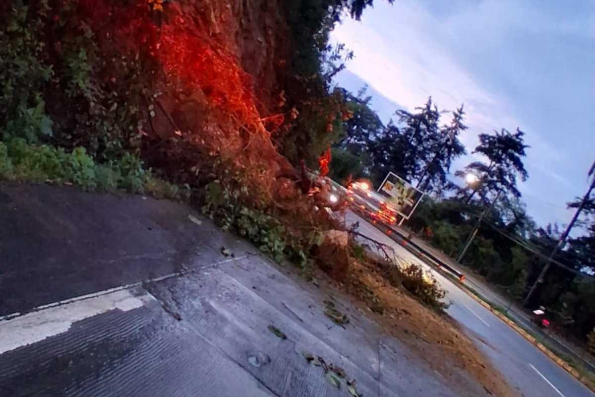 Derrumbe complica el tránsito en la ruta Interamericana