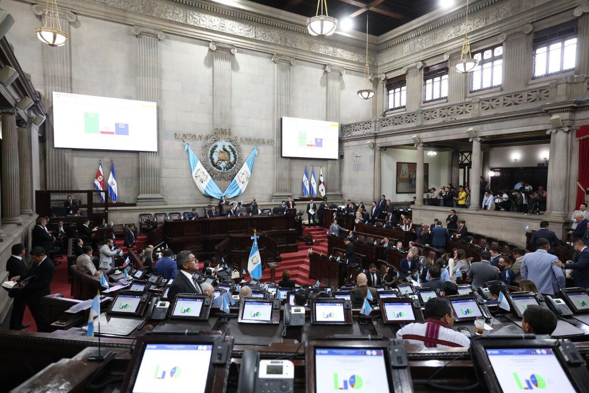 Diésel y gasolina regular a Q39: así funcionaría la propuesta que conoce el Congreso