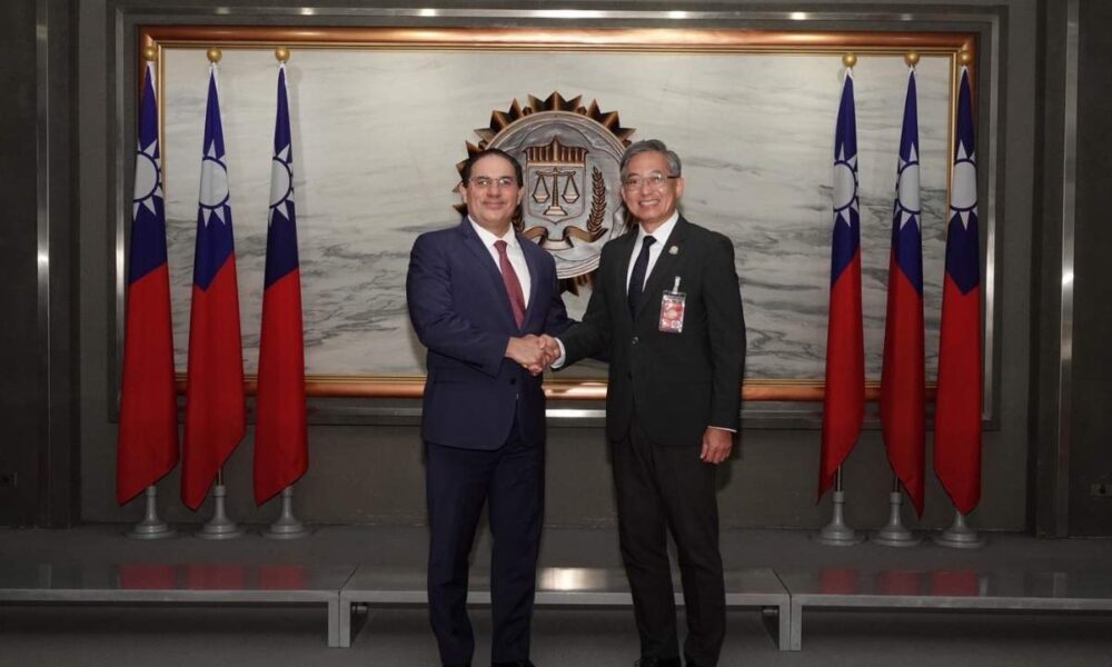 Frente al crimen transnacional Investigadores de Guatemala se especializan en ciberseguridad en Taiwán