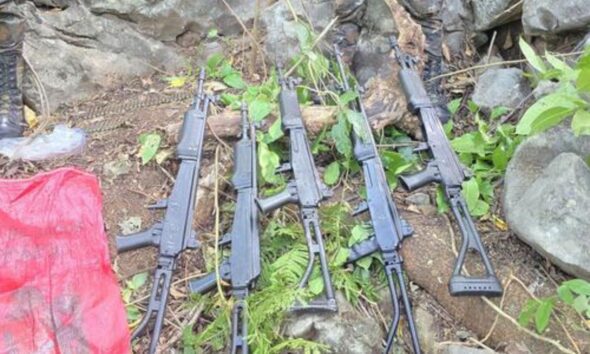 Grupo armado huye hacia México y abandona armas en Huehuetenango, según Ejército
