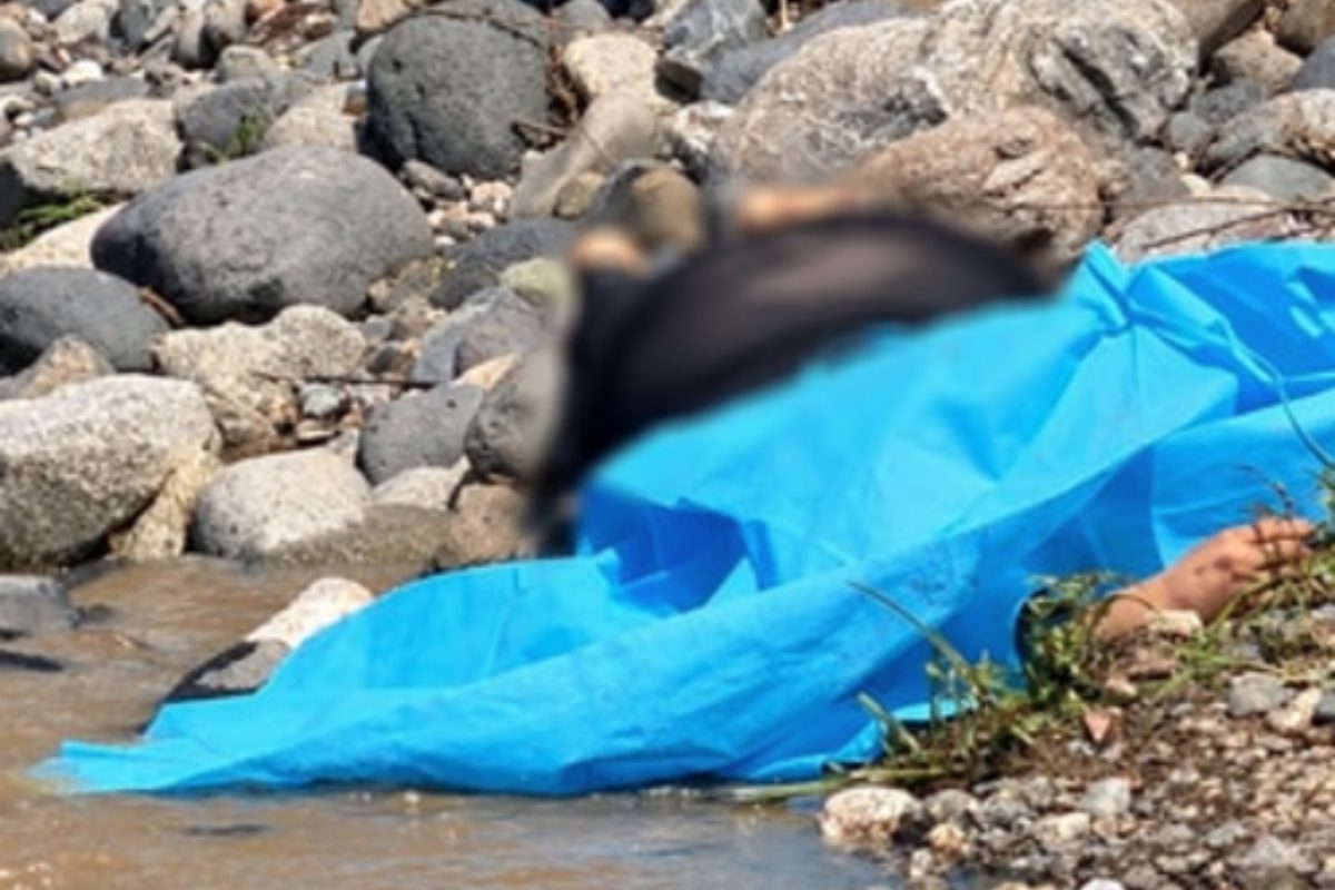 Hallan a mujer sin vida dentro de un río en Chiquimula