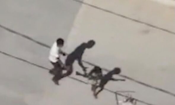 Niño utilizado para trasladar armas en Gaza: video expone denuncia de crímenes de guerra