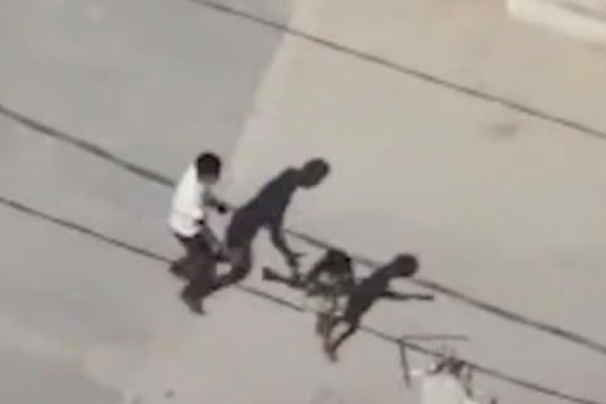 Niño utilizado para trasladar armas en Gaza: video expone denuncia de crímenes de guerra