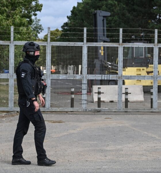 Policía antiterrorista británica investiga incidente cerca de base usada por EE. UU.