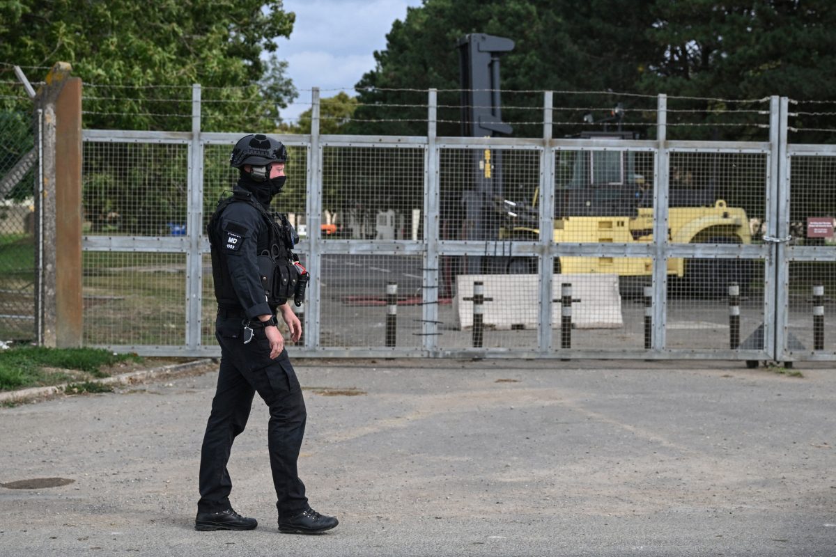 Policía antiterrorista británica investiga incidente cerca de base usada por EE. UU.