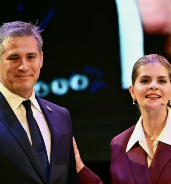 Presidenta de Costa Rica destituye a su canciller por no informarle de invitación de Trump