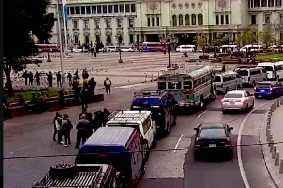 Presión en las calles 48 Cantones toman la capital por alza de los combustibles